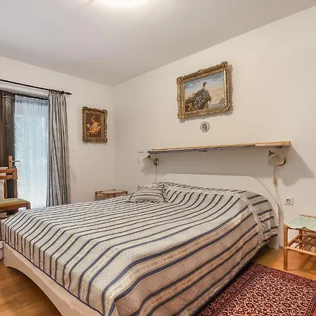 Apartment Jelena *